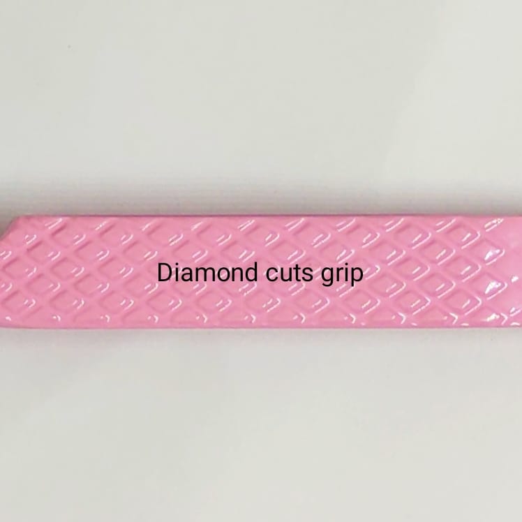 Curved tip diamond cut tweezers